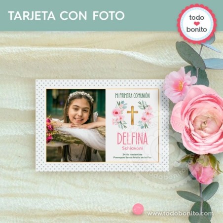 Follaje, flores y cruz: tarjeta con foto