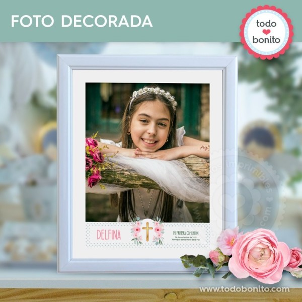 Follaje, flores y cruz: foto decorada